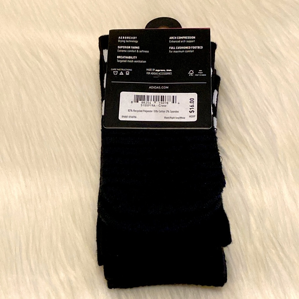 NWT!! Women’s Adidas b&w crew socks - Picture 2 of 5